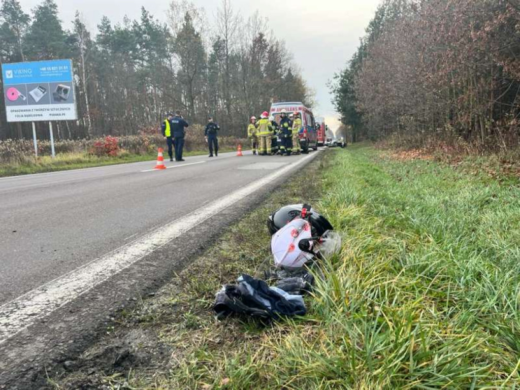 Motocyklista zderzył się z sarną. Wypadek na drodze wojewódzkiej w gminie Baranów Sandomierski! [zdjęcia]