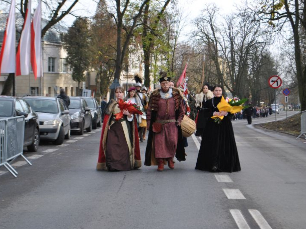 Tłumy sandomierzan uczestniczyły w obchodach Narodowego Święta Niepodległości [zdjęcia] [wideo]