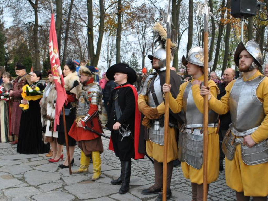 Tłumy sandomierzan uczestniczyły w obchodach Narodowego Święta Niepodległości [zdjęcia] [wideo]
