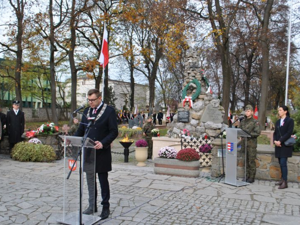 Tłumy sandomierzan uczestniczyły w obchodach Narodowego Święta Niepodległości [zdjęcia] [wideo]