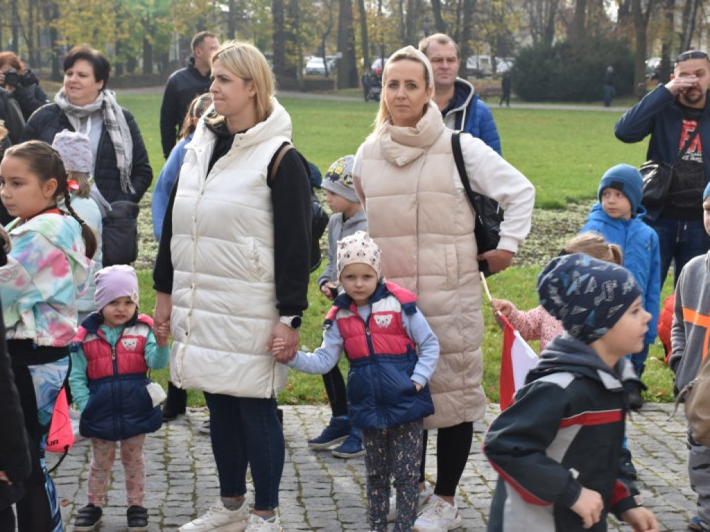 Bieg, piknik, przyrodniczy spacer i kiermasze - Tarnobrzeg świętował Narodowe Święto Niepodległości [zdjęcia]