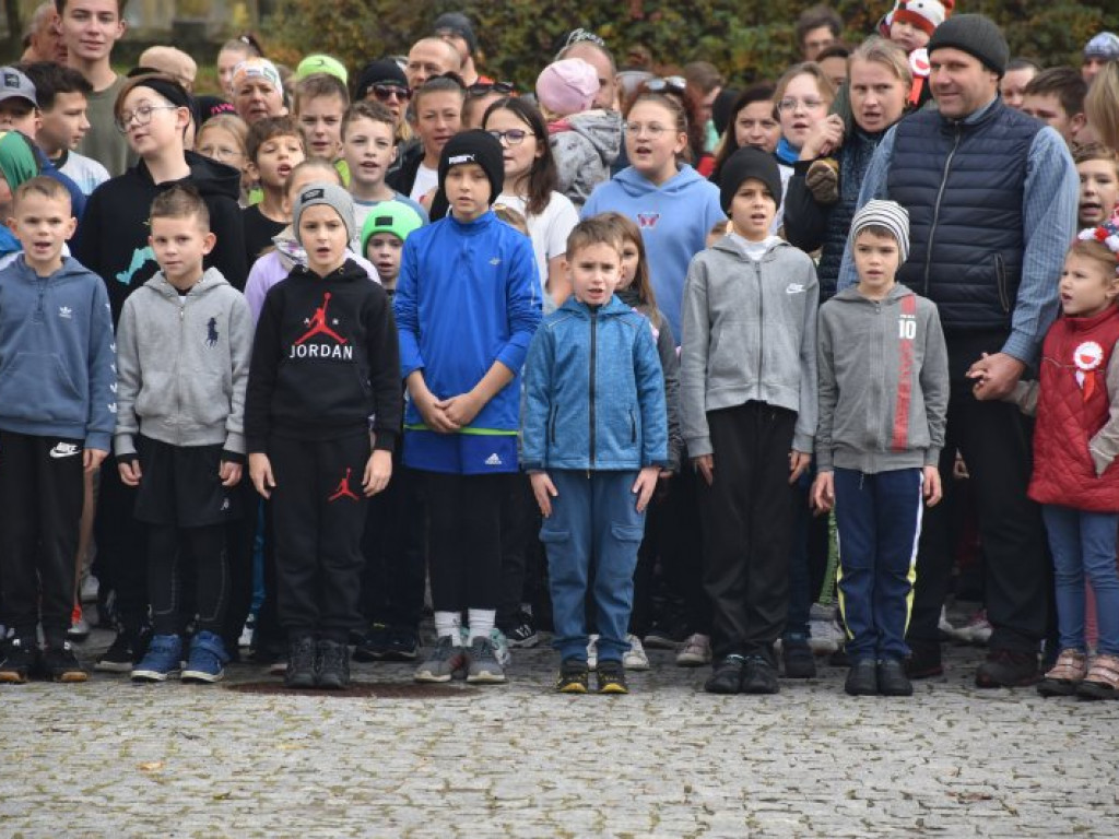 Bieg, piknik, przyrodniczy spacer i kiermasze - Tarnobrzeg świętował Narodowe Święto Niepodległości [zdjęcia]