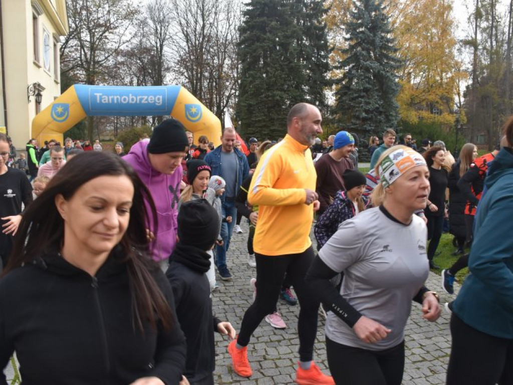 Bieg, piknik, przyrodniczy spacer i kiermasze - Tarnobrzeg świętował Narodowe Święto Niepodległości [zdjęcia]