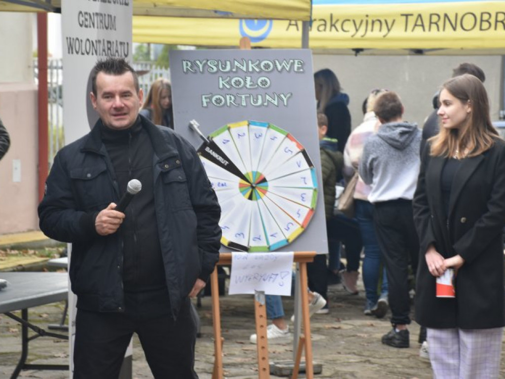 Bieg, piknik, przyrodniczy spacer i kiermasze - Tarnobrzeg świętował Narodowe Święto Niepodległości [zdjęcia]