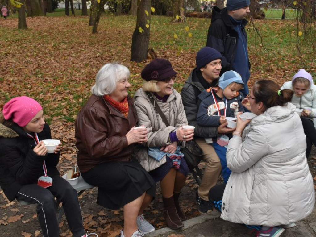 Bieg, piknik, przyrodniczy spacer i kiermasze - Tarnobrzeg świętował Narodowe Święto Niepodległości [zdjęcia]