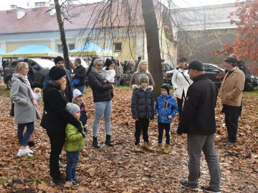 Bieg, piknik, przyrodniczy spacer i kiermasze - Tarnobrzeg świętował Narodowe Święto Niepodległości [zdjęcia]