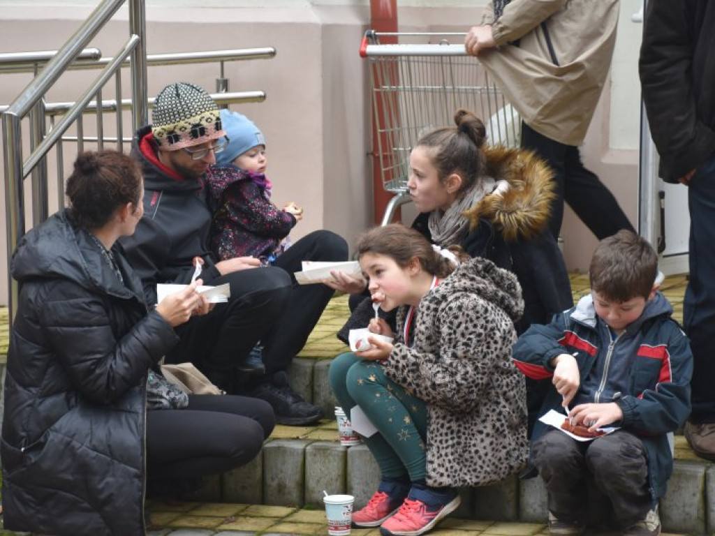 Bieg, piknik, przyrodniczy spacer i kiermasze - Tarnobrzeg świętował Narodowe Święto Niepodległości [zdjęcia]