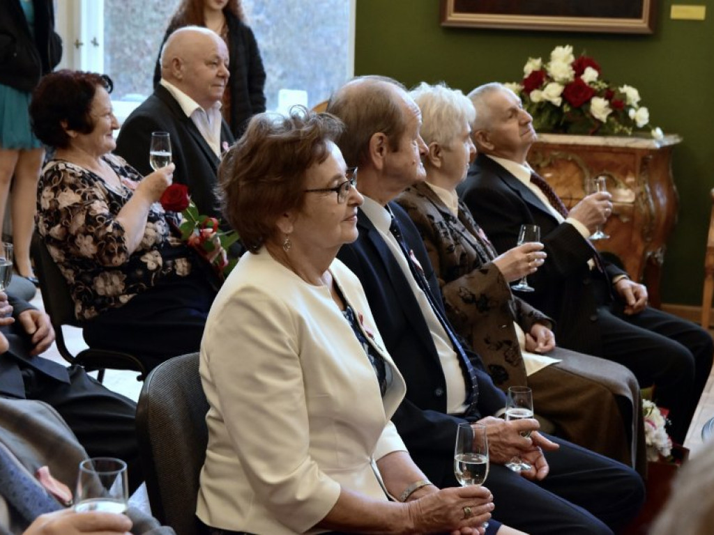 Złote gody w Tarnobrzegu. 15 par świętowało małżeńskie jubileusze [zdjęcia]