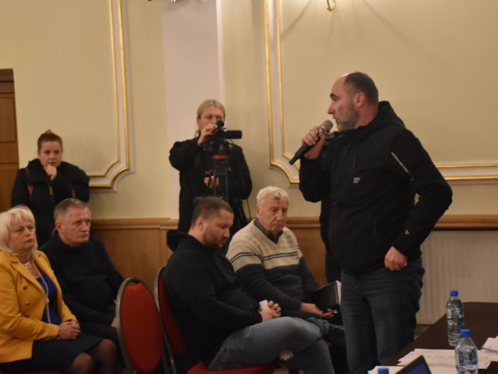 Podwyżki czynszów w Tarnobrzeskim Towarzystwie Budownictwa Społecznego. Emocje na spotkaniu mieszkańców z władzami miasta i spółki [zdjęcia]