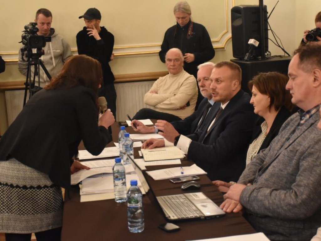 Podwyżki czynszów w Tarnobrzeskim Towarzystwie Budownictwa Społecznego. Emocje na spotkaniu mieszkańców z władzami miasta i spółki [zdjęcia]