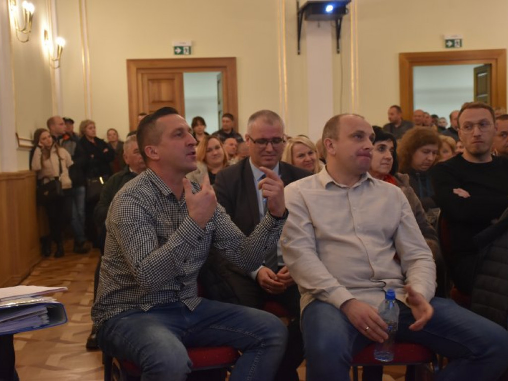 Podwyżki czynszów w Tarnobrzeskim Towarzystwie Budownictwa Społecznego. Emocje na spotkaniu mieszkańców z władzami miasta i spółki [zdjęcia]