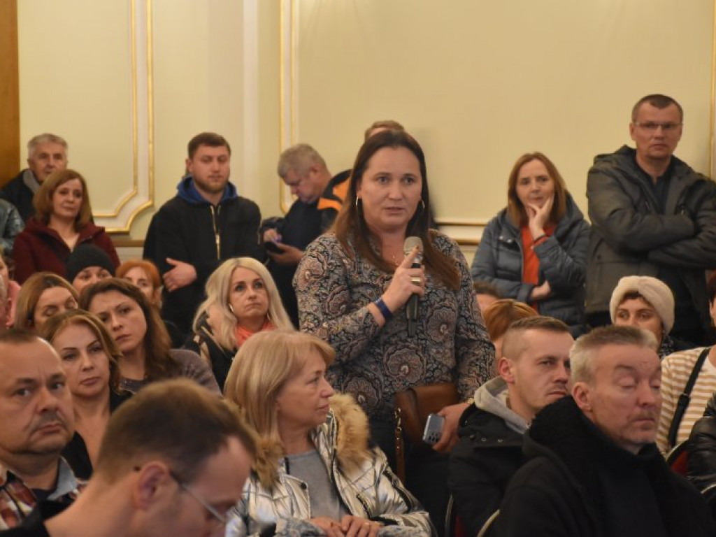 Podwyżki czynszów w Tarnobrzeskim Towarzystwie Budownictwa Społecznego. Emocje na spotkaniu mieszkańców z władzami miasta i spółki [zdjęcia]