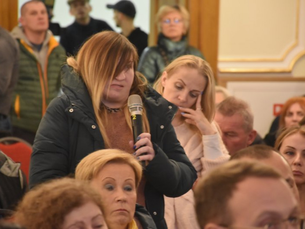 Podwyżki czynszów w Tarnobrzeskim Towarzystwie Budownictwa Społecznego. Emocje na spotkaniu mieszkańców z władzami miasta i spółki [zdjęcia]