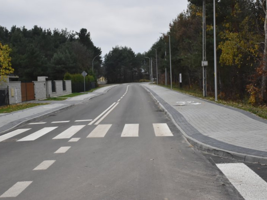 W Gorzycach oddali do użytku bardzo potrzebną drogę [zdjęcia]