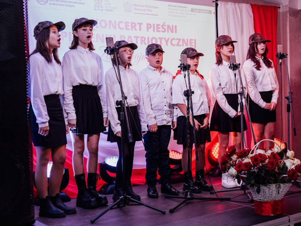 To był wyjątkowy koncert. Zaśpiewali dla niepodległej [zdjęcie]