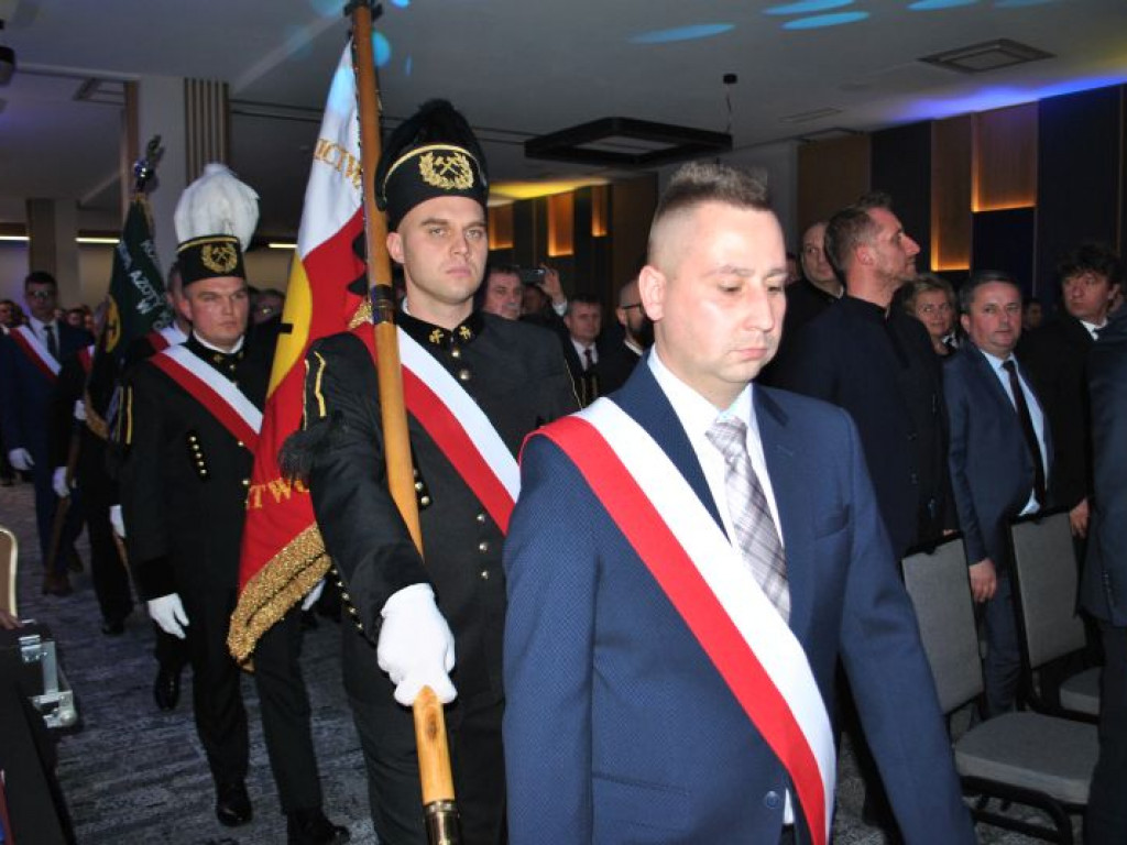 Uroczysta Barbórka siarkowych górników. W tym roku bawiono się w pałacu w Konarach [zdjęcia]