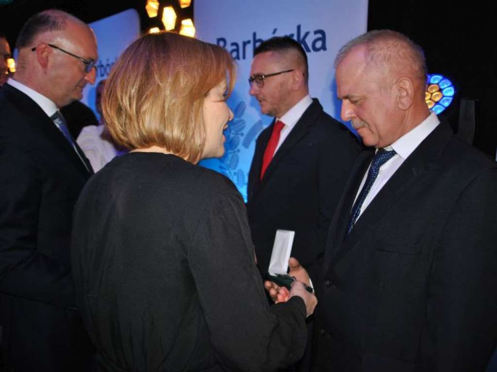 Uroczysta Barbórka siarkowych górników. W tym roku bawiono się w pałacu w Konarach [zdjęcia]