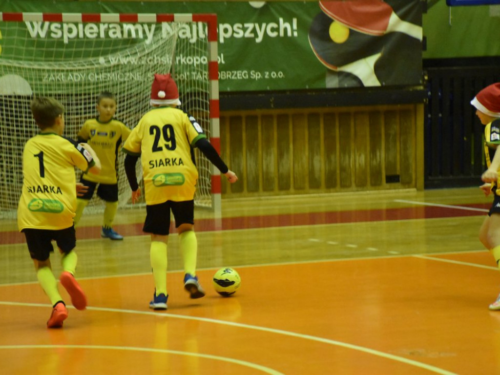 Gry, zabawy, prezenty i spotkanie z gwiazdą - tak wyglądały Siarkowe Mikołajki [zdjęcia][wideo]