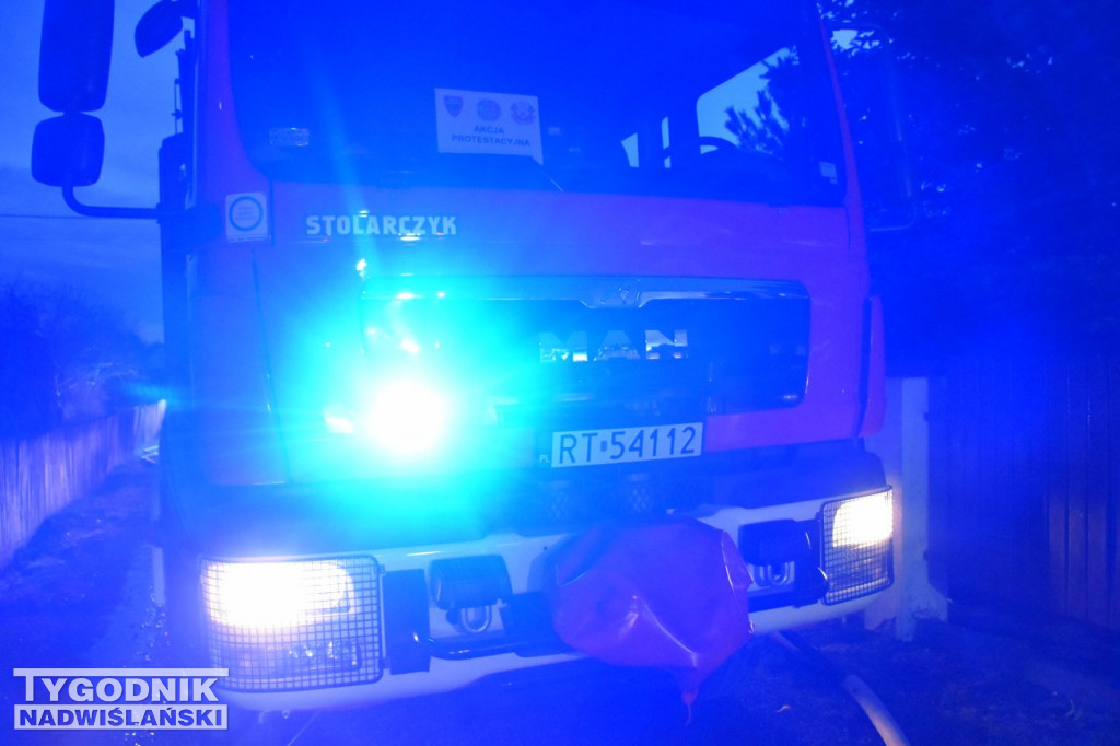 Pożar na os. Mokrzyszów w Tarnobrzegu