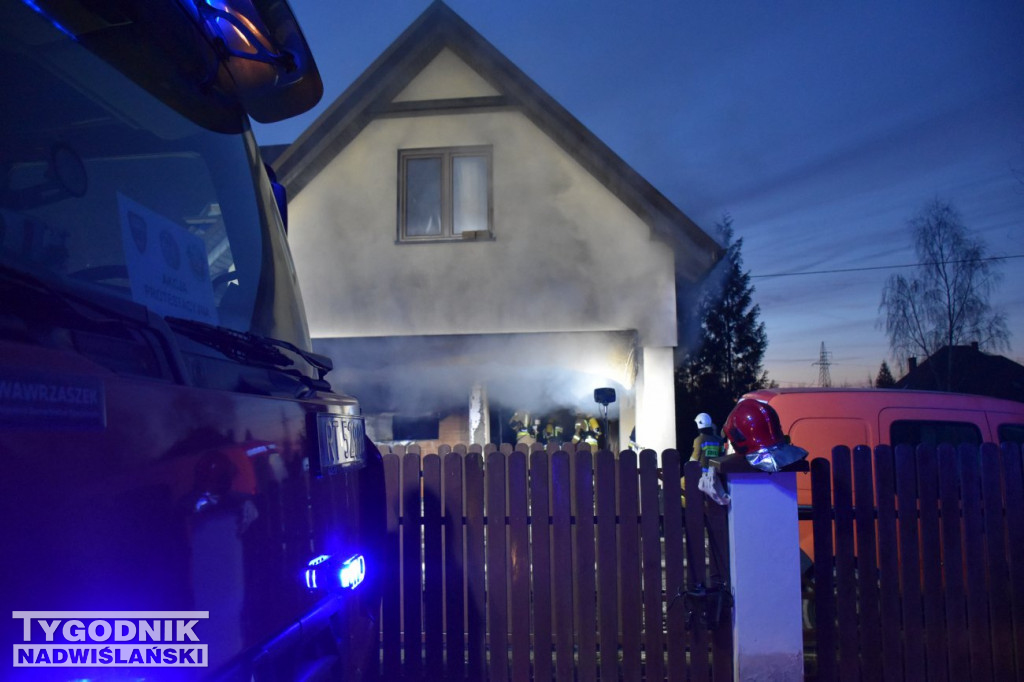 Pożar na os. Mokrzyszów w Tarnobrzegu