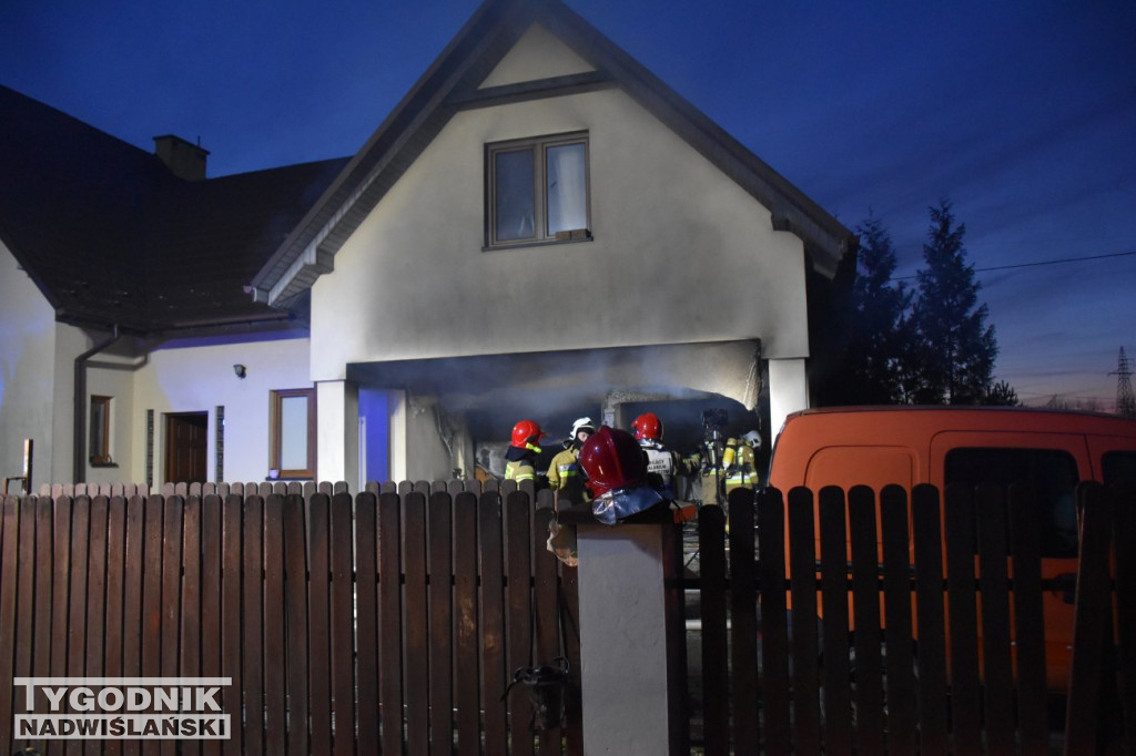 Pożar na os. Mokrzyszów w Tarnobrzegu