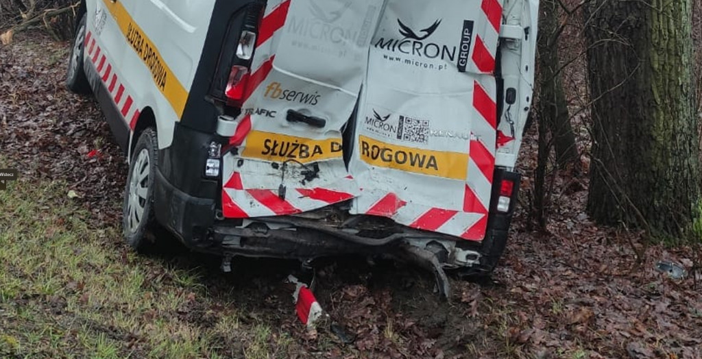 Zderzenie tira ze służbą drogową na krajowej 