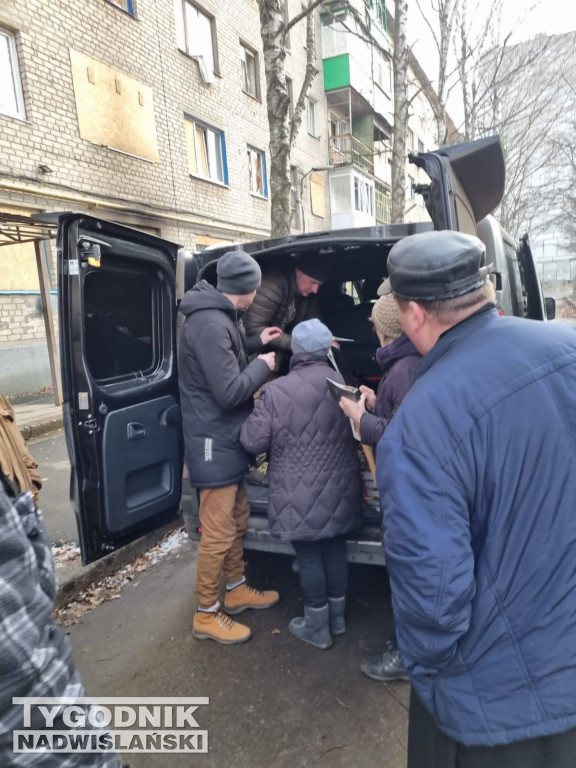 Dotarli z pomocą do Bachmutu