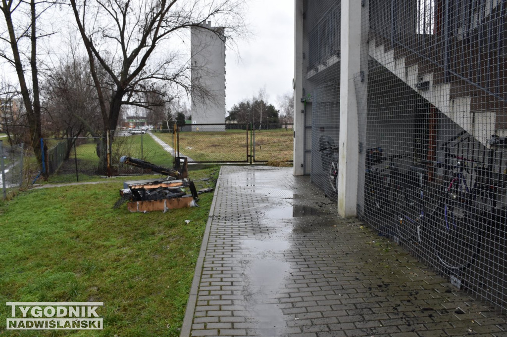 Pożar przy ul. Dąbrowskiej w Tarnobrzegu