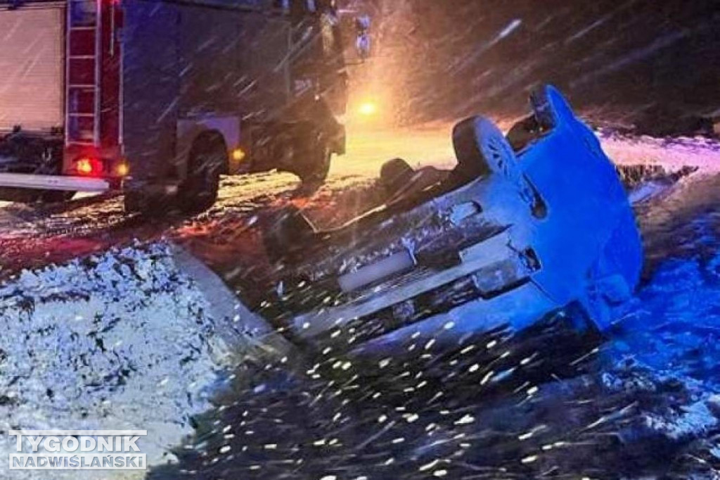 Dachowanie volkswagena w Baranowie Sandomierskim