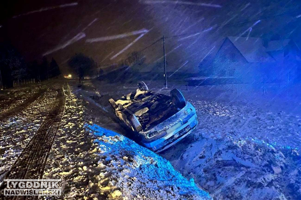 Dachowanie volkswagena w Baranowie Sandomierskim