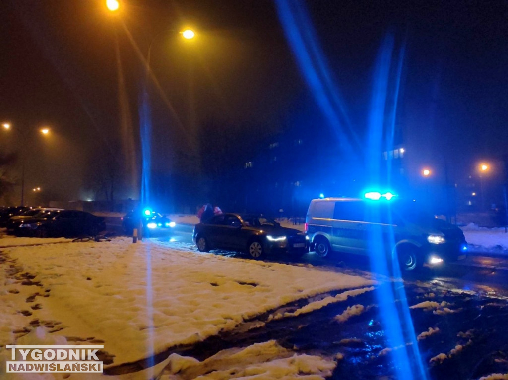 W Tarnobrzegu rowerzysta staranował samochód