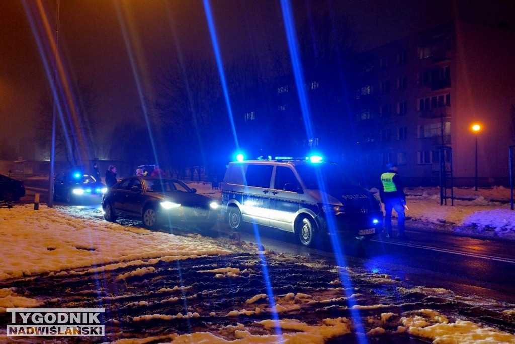 W Tarnobrzegu rowerzysta staranował samochód
