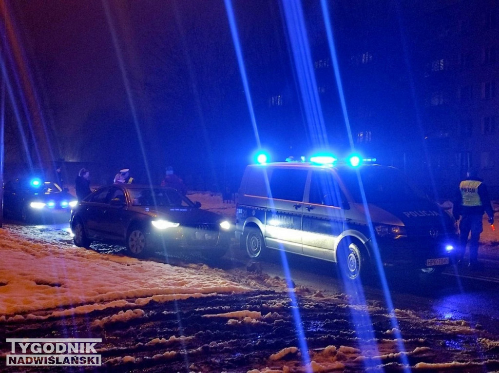 W Tarnobrzegu rowerzysta staranował samochód