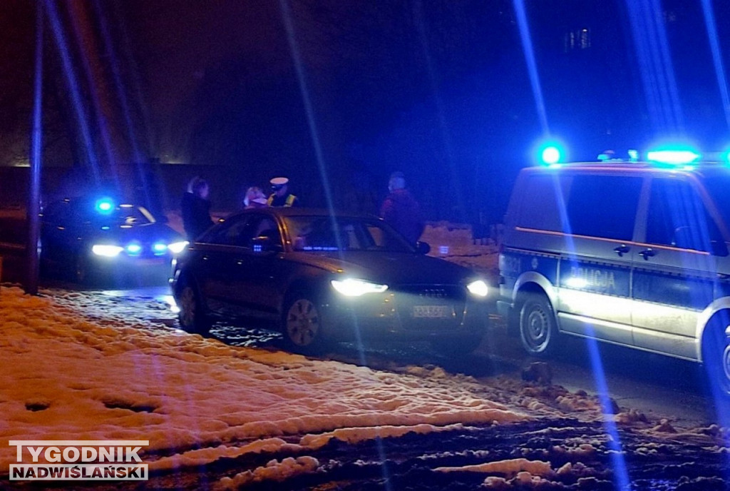 W Tarnobrzegu rowerzysta staranował samochód