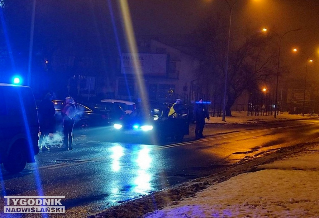 W Tarnobrzegu rowerzysta staranował samochód