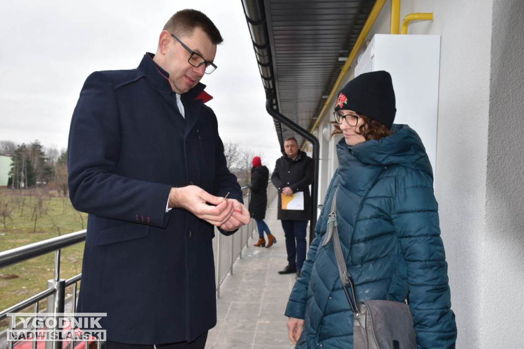 Wręczenie kluczy do nowych mieszkań w Sandomierzu