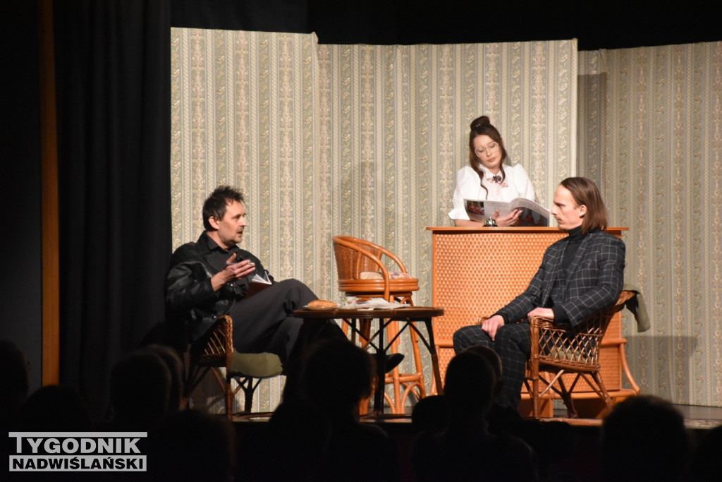 Teatr Scena 16. Spektakl ?Morderstwo w Hotelu...?