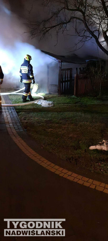 Pożar wiaty w Baranowie Sandomierskim