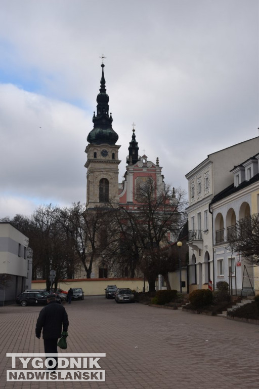 Plac Bartosza Głowackiego przed i po przebudowie