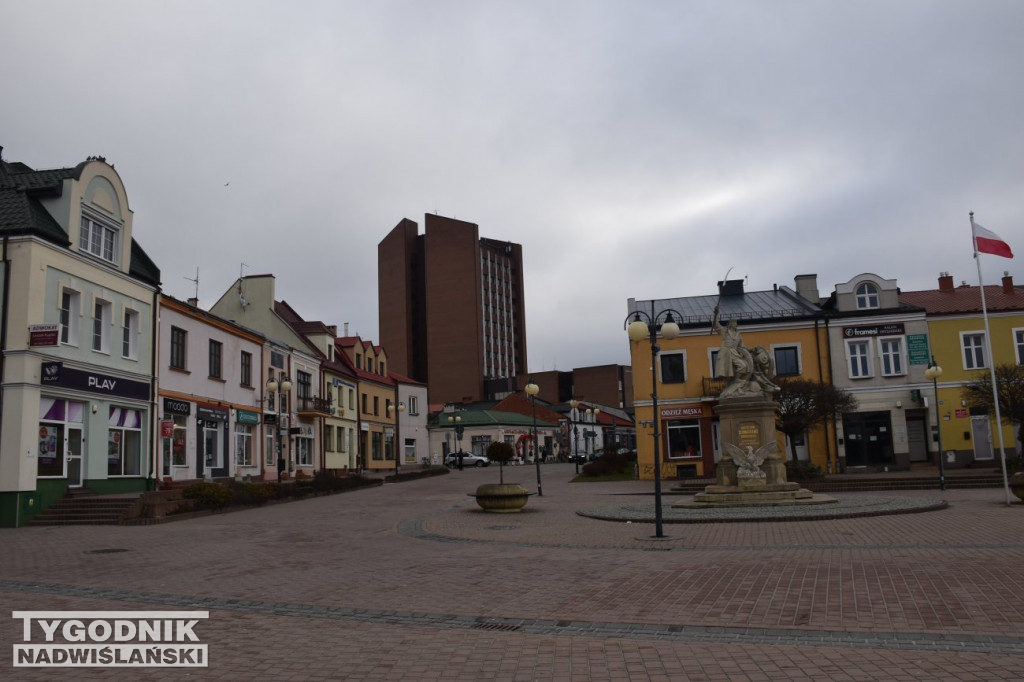 Plac Bartosza Głowackiego przed i po przebudowie