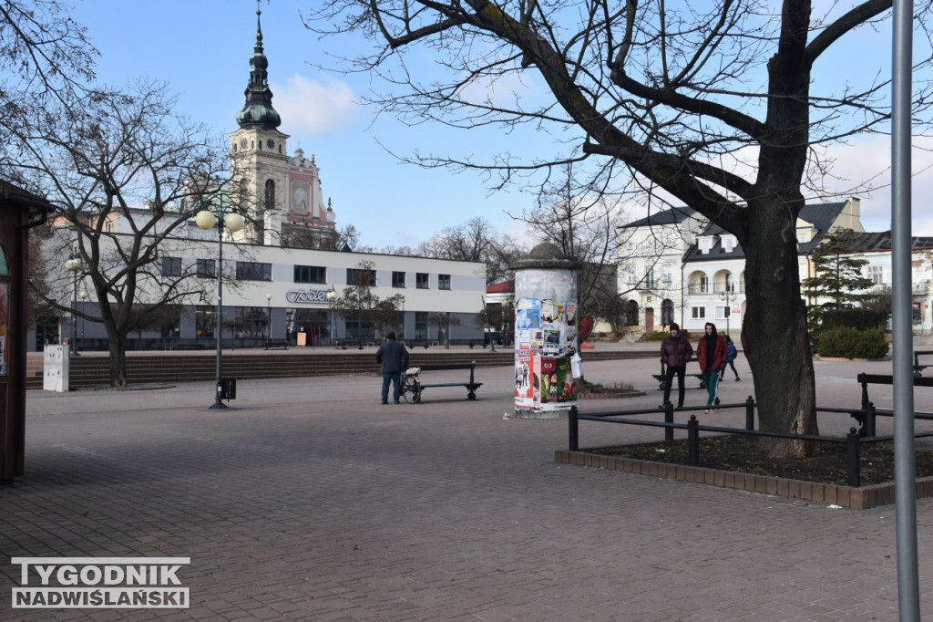 Plac Bartosza Głowackiego przed i po przebudowie