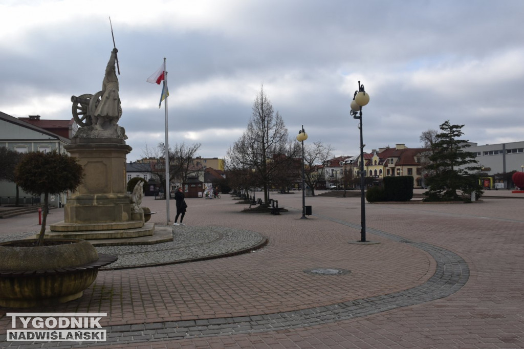 Plac Bartosza Głowackiego przed i po przebudowie