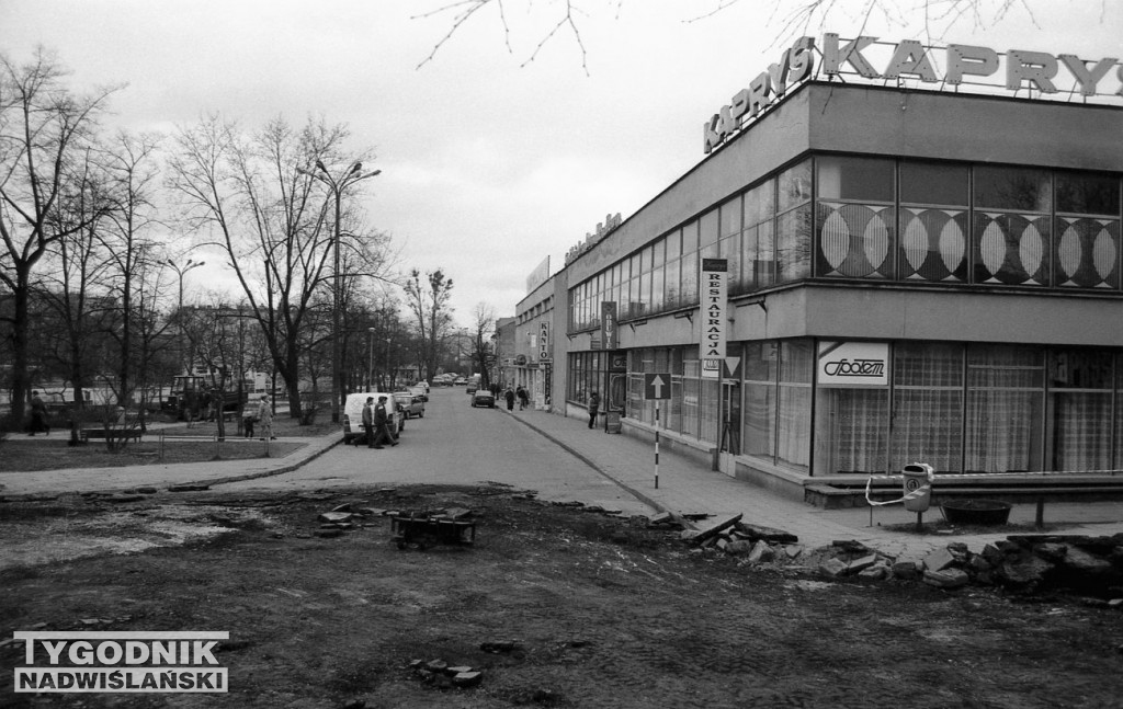 Plac Bartosza Głowackiego przed i po przebudowie