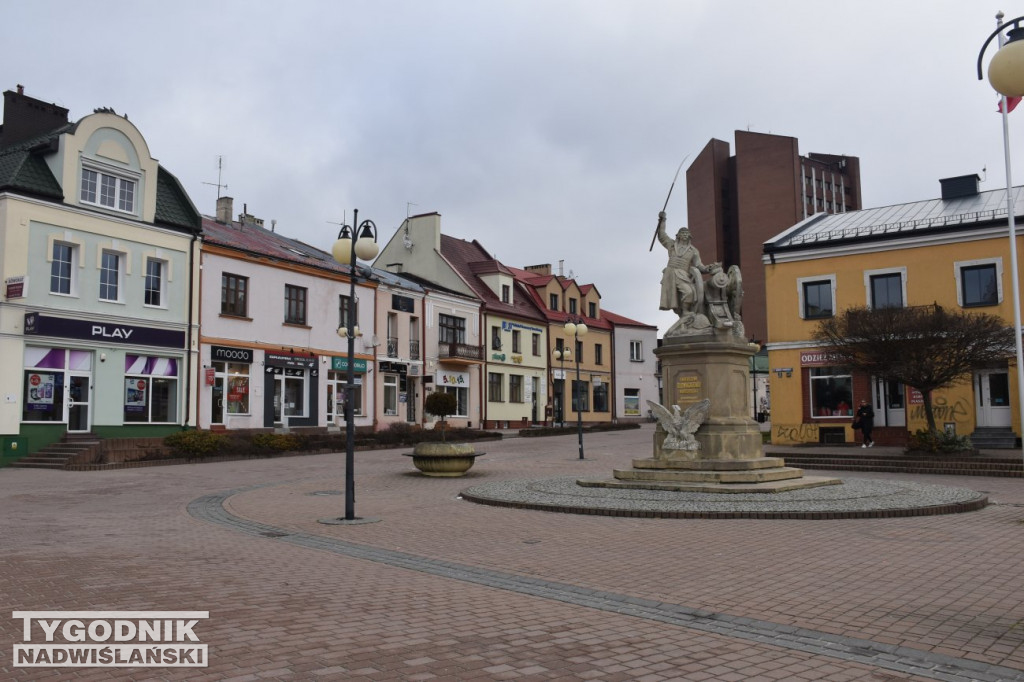 Plac Bartosza Głowackiego przed i po przebudowie