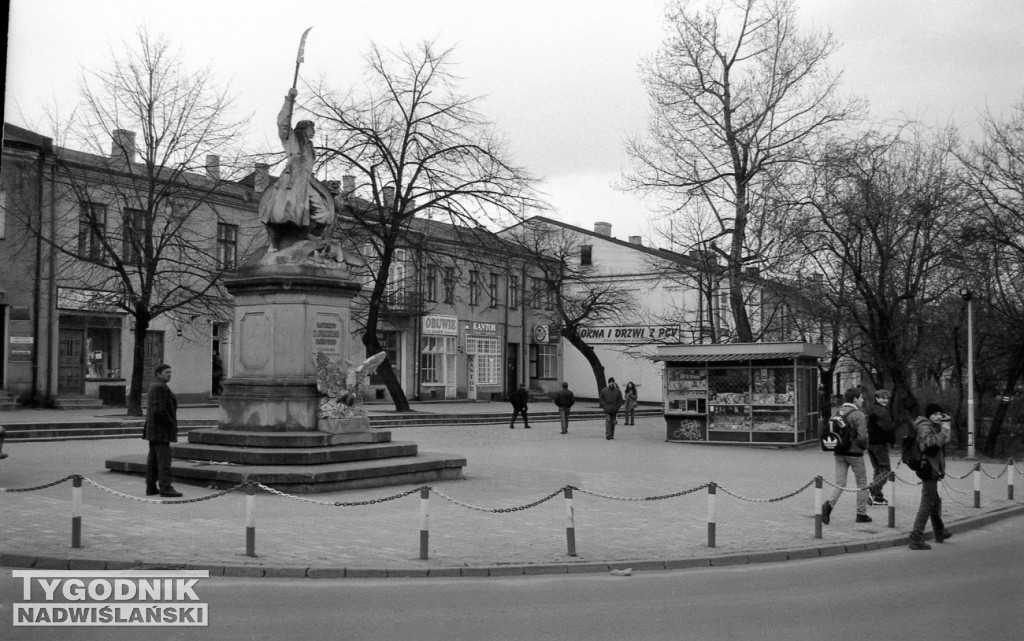 Plac Bartosza Głowackiego przed i po przebudowie