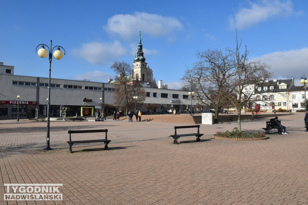 Plac Bartosza Głowackiego przed i po przebudowie