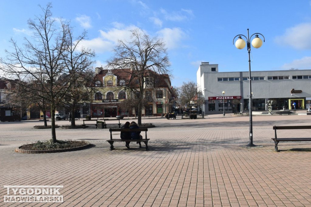 Plac Bartosza Głowackiego przed i po przebudowie