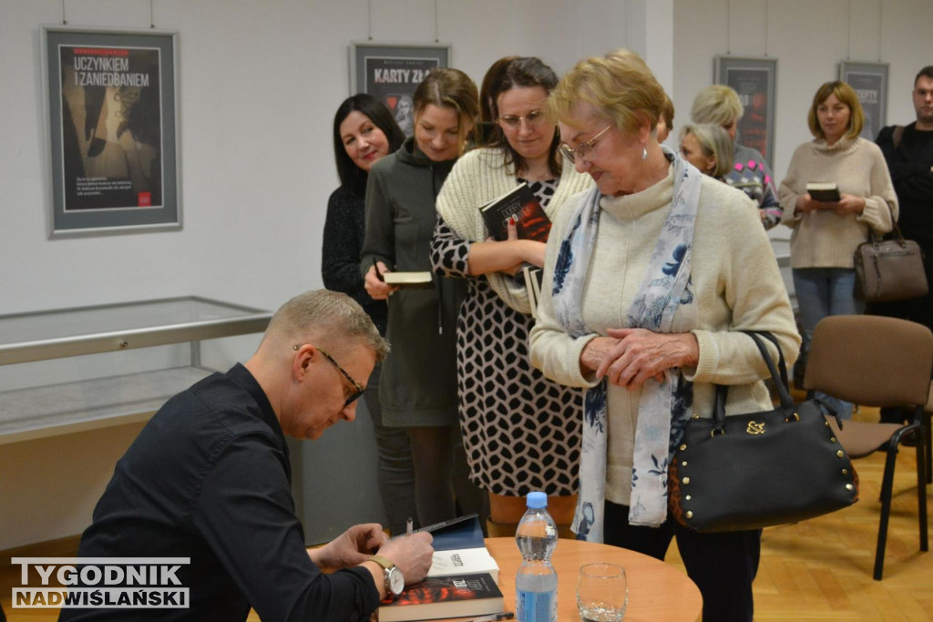 Mariusz Kanios w tarnobrzeskiej bibliotece