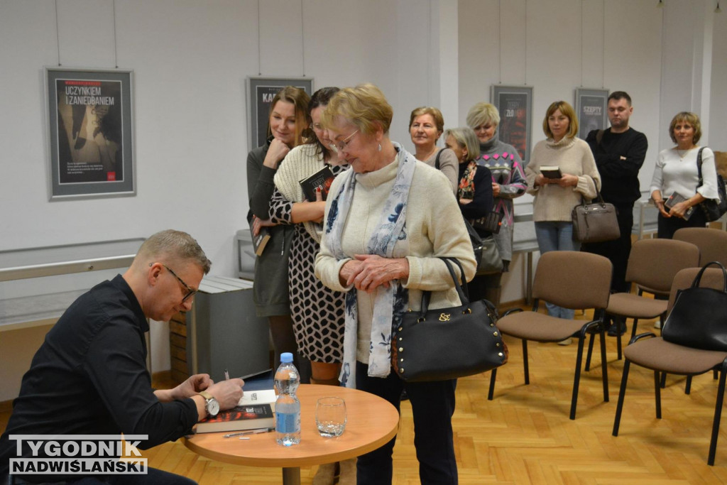 Mariusz Kanios w tarnobrzeskiej bibliotece