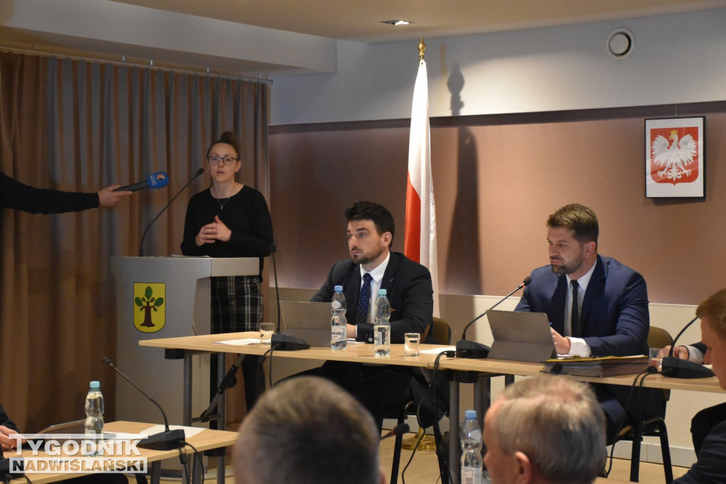 Sesja likwidacja szkół w Alfredówce i Cyganach